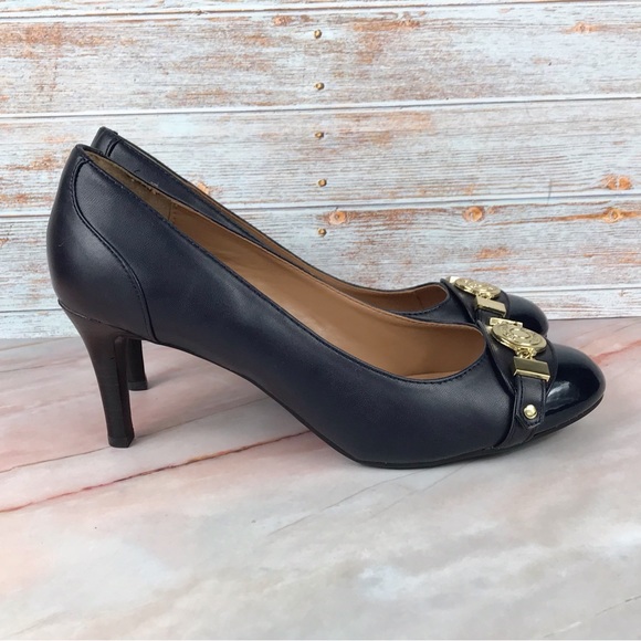 Tommy Hilfiger Round Toe Pumps in Navy with Gold Logo - Picture 3 of 9